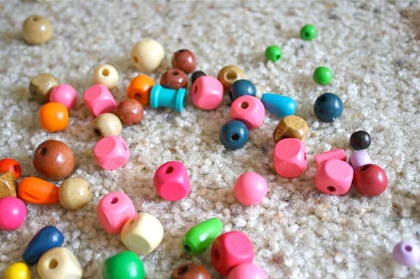 Homemade Christmas Ornaments for Kids: Pipe Cleaners and Wooden Beads~ Buggy and Buddy