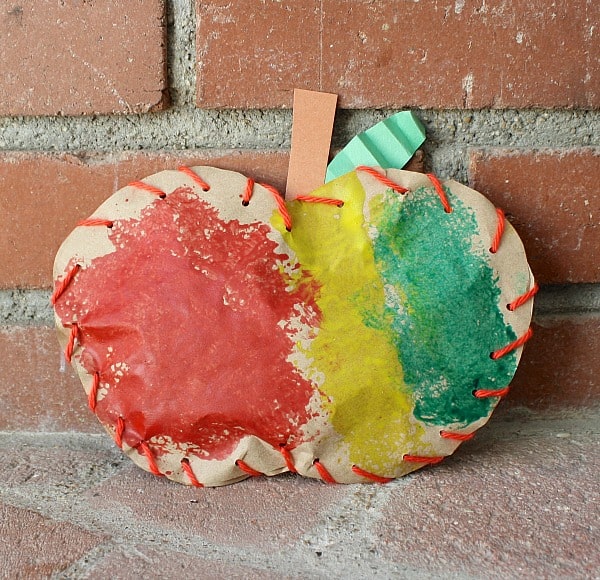 Fall Craft for Kids: Stuffed Paper Apples~ Buggy and Buddy
