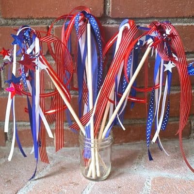 4th of July Craft for Kids: Patriotic Wand