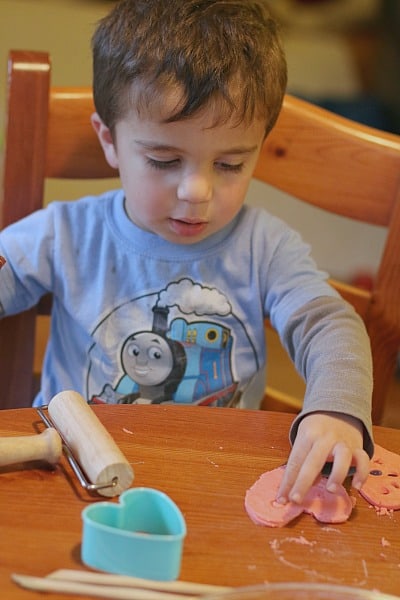 A Valentine Themed Invitation to Create with Cherry Play Clay (A great toddler sensory activity for toddlers!)~ Buggy and Buddy