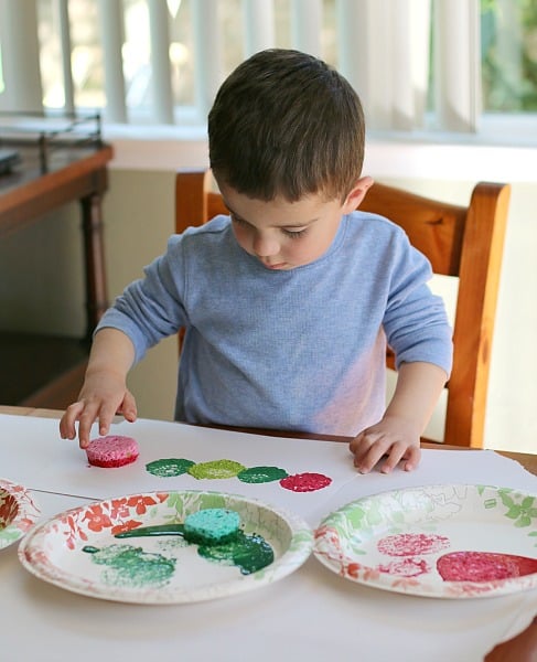 The Very Hungry Caterpillar Sponge Stamping Craft for Kids~ Buggy and Buddy