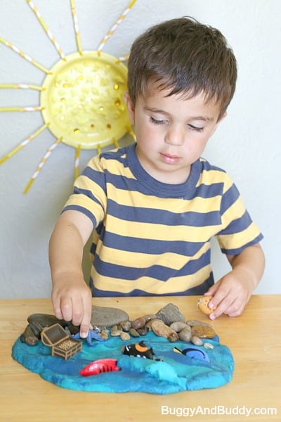 Rocky Shore Small World with Ocean Playdough~ Buggy and Buddy