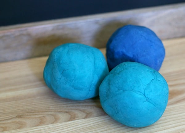 Recipe for sturdy and smooth homemade playdough~ Buggy and Buddy