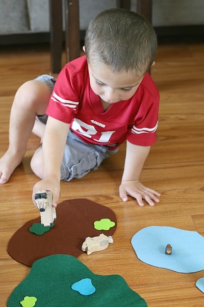 Activity for Toddlers: Use Felt to Encourage Imaginative Play
