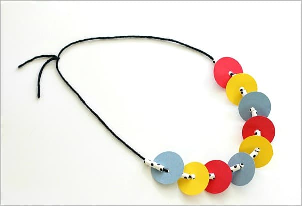 Necklace Craft for Kids Inspired by Press Here- BuggyandBuddy.com