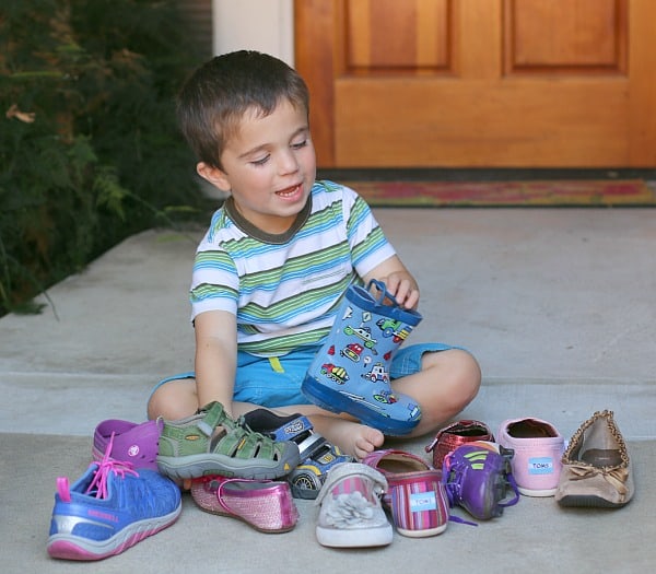 Shoe Sorting Activity for Kids- Pete the Cat: I Love My White Shoes