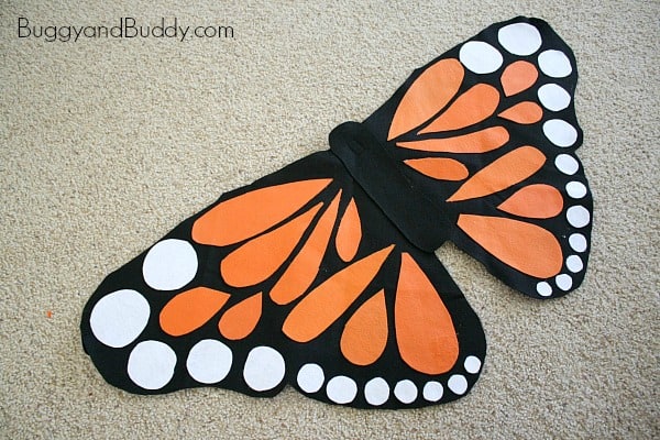 DIY Felt Butterfly Wings- Easy tutorial for homemade butterfly wings (perfect for Halloween or pretend play)