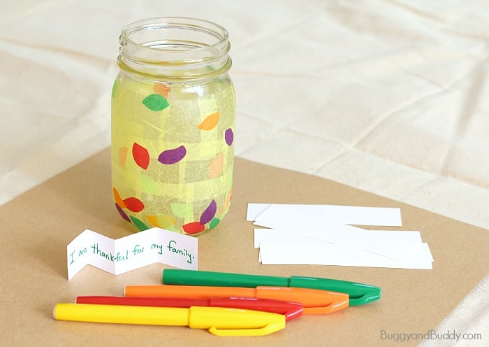 Fun Way to Practice Gratitude for Thanksgiving: Make a Thankful Jar! Such an easy Thanksgiving craft that can later be used as a lantern for the Thanksgiving table!