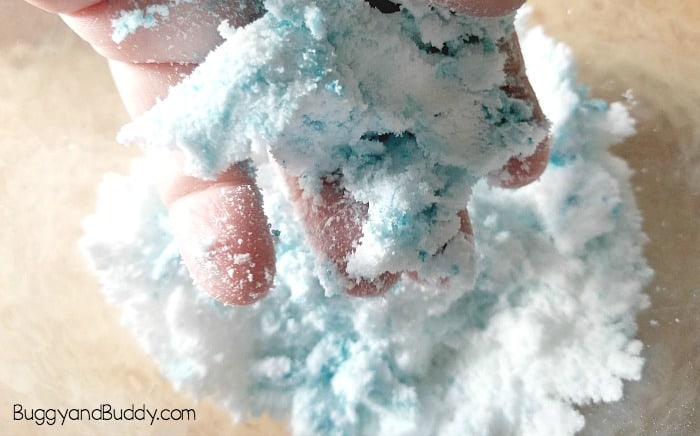  mix the color into your bath bomb mixture