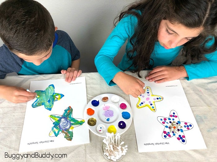 paint your sea stars with tempera paint and cotton swabs (starfish)